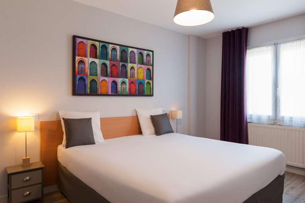The Originals City, Hotel La Saulaie, Saumur Ouest Doue-la-Fontaine Room photo