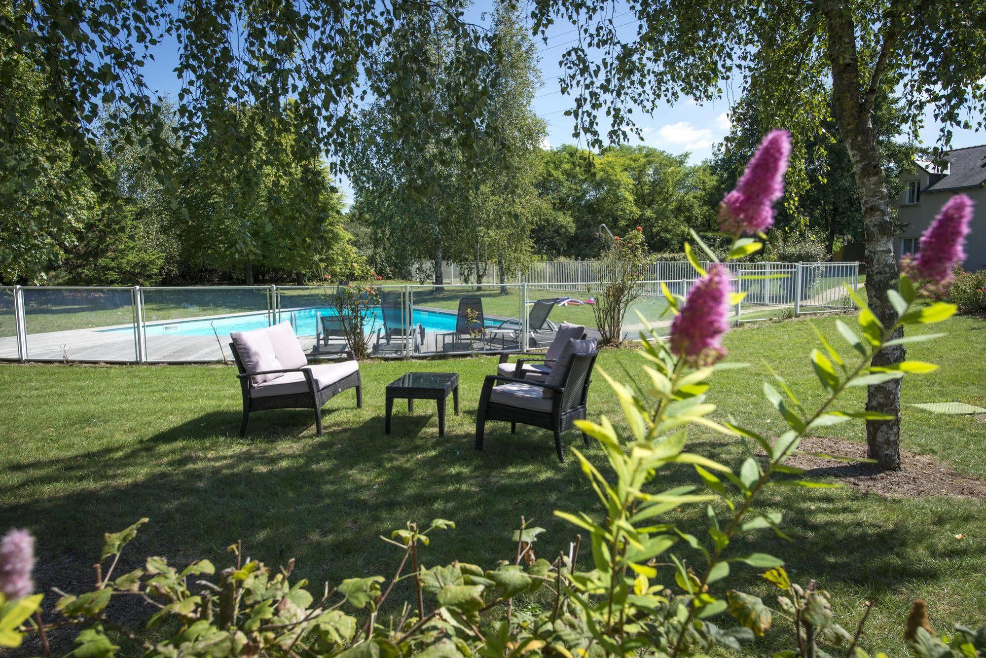 The Originals City, Hotel La Saulaie, Saumur Ouest Doue-la-Fontaine Exterior photo