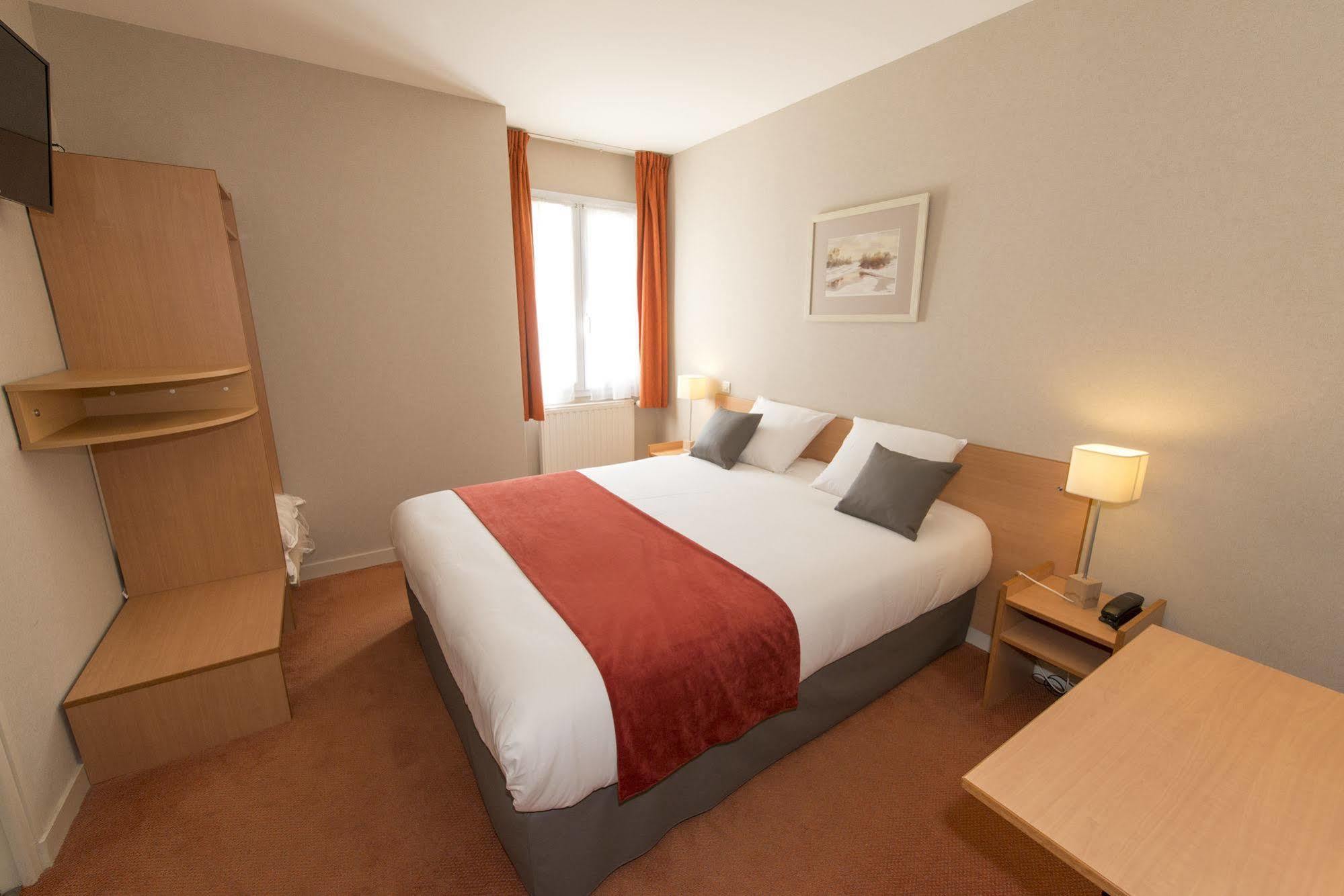 The Originals City, Hotel La Saulaie, Saumur Ouest Doue-la-Fontaine Exterior photo